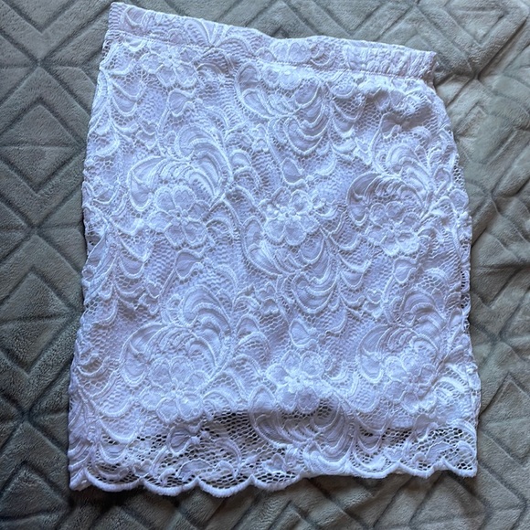 Ambiance two layered lace floral skirt - Picture 1 of 3